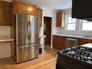 27 Murray Hill Rd, Unit 2 in Cambridge, MA - Building Photo - Building Photo