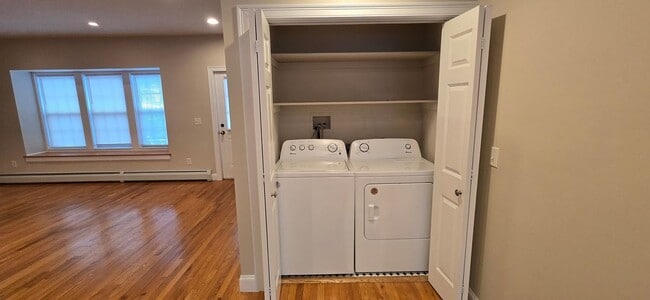 154 Washington St in Norwich, CT - Foto de edificio - Building Photo