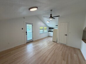 2016 E 11th St in Austin, TX - Building Photo - Building Photo