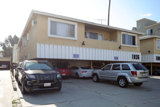 1036 S Holt Ave in Los Angeles, CA - Building Photo - Building Photo