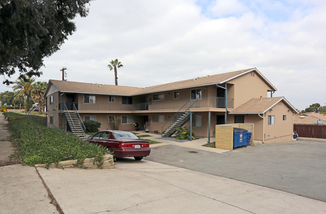 295 D St in Chula Vista, CA - Building Photo