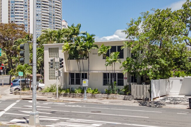 2424 Kapiolani Blvd in Honolulu, HI - Foto de edificio - Building Photo