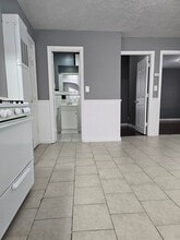 40 Aetna St in Fall River, MA - Foto de edificio - Building Photo