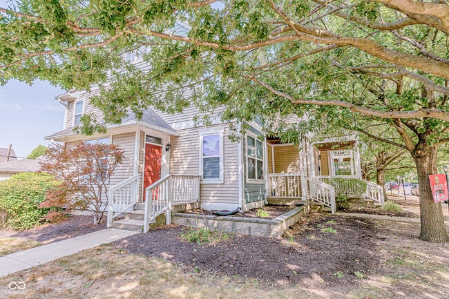 property at 2402 N Delaware St