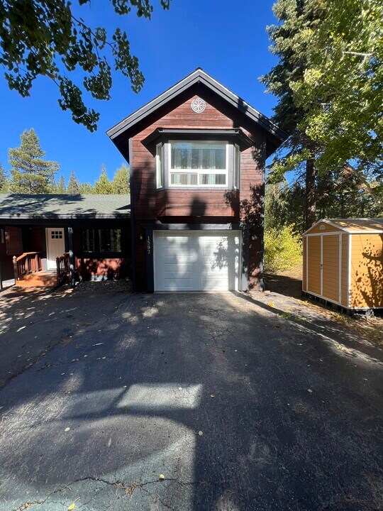 1597 Atroari St in South Lake Tahoe, CA - Building Photo