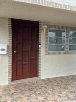 811 NE 2nd Pl in Hialeah, FL - Building Photo