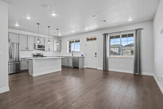 16806 E 118th Dr in Commerce City, CO - Foto de edificio - Building Photo