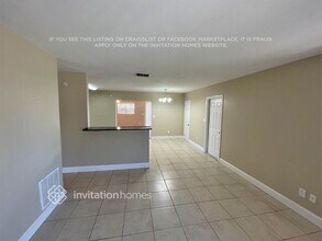 8505 Temple Park Dr in Tampa, FL - Foto de edificio - Building Photo