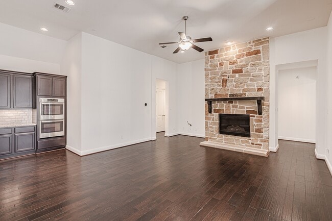 property at 112 Sundown Ridge Pl