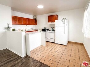 1421 Waterloo St in Los Angeles, CA - Building Photo - Building Photo