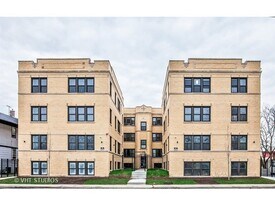 1010 S 1st Ave in Maywood, IL - Building Photo