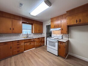 201 S Lincoln St in Roseville, CA - Building Photo - Building Photo