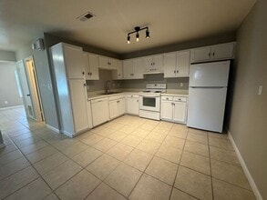 3399 Green Briar Cir in Gulf Breeze, FL - Building Photo - Building Photo