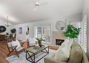 98 Navarre in Irvine, CA - Building Photo