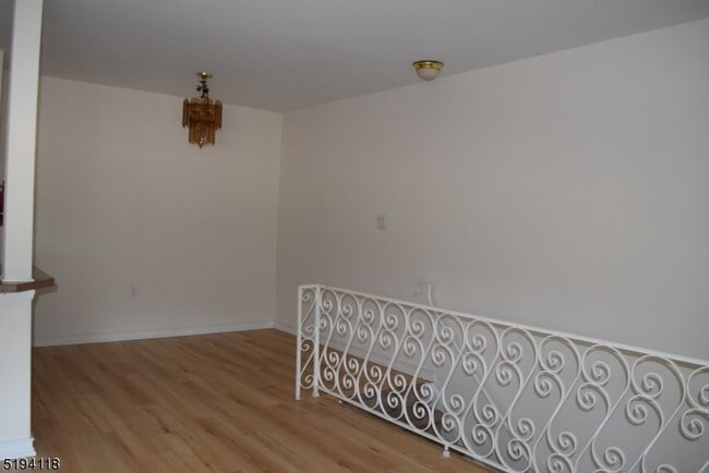 48 Lincoln Gdns in Parsippany Troy Hills, NJ - Foto de edificio - Building Photo