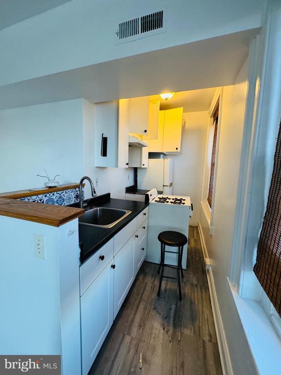 2202 N Charles St in Baltimore, MD - Building Photo - Building Photo