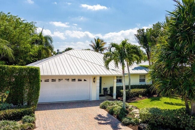 property at 5636 SE Matousek St