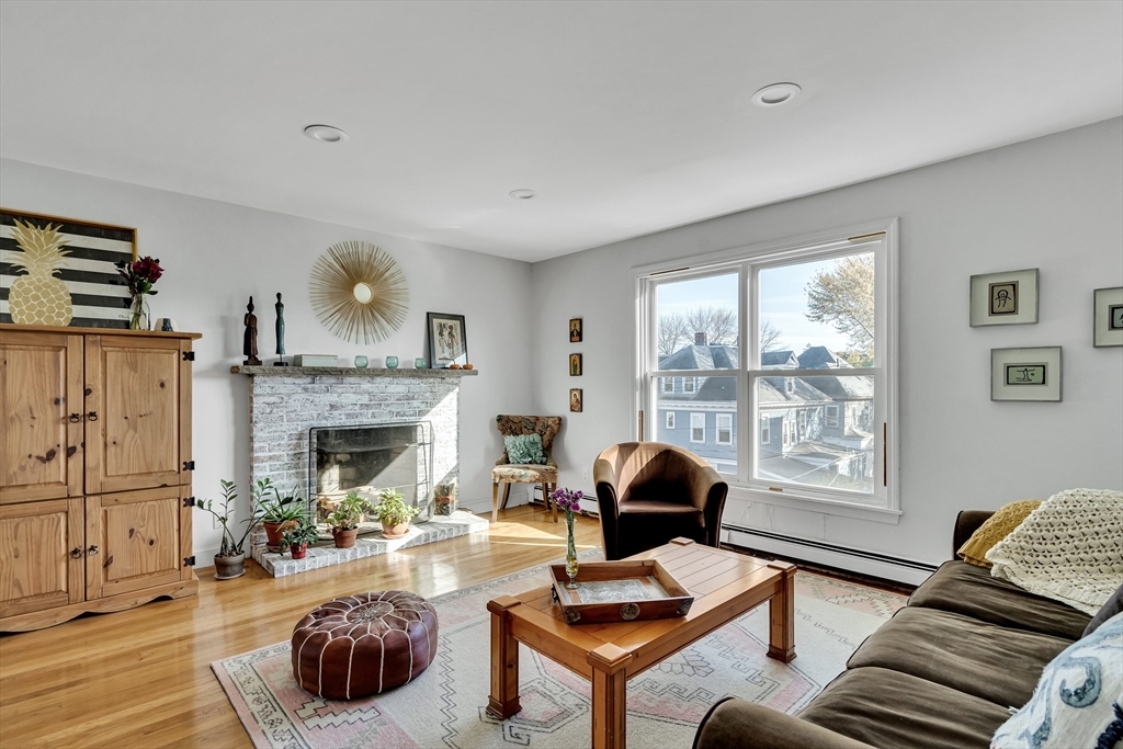 32 St Marks Rd in Boston, MA - Building Photo