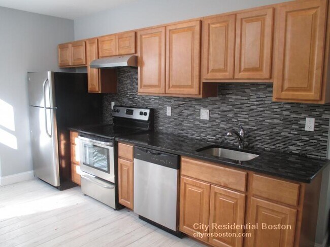 4 Greenway Ct, Unit 7 B