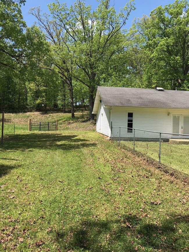 814 CR 450 in Poplar Bluff, MO - Foto de edificio - Building Photo
