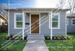 936 Poinsettia St in San Antonio, TX - Building Photo
