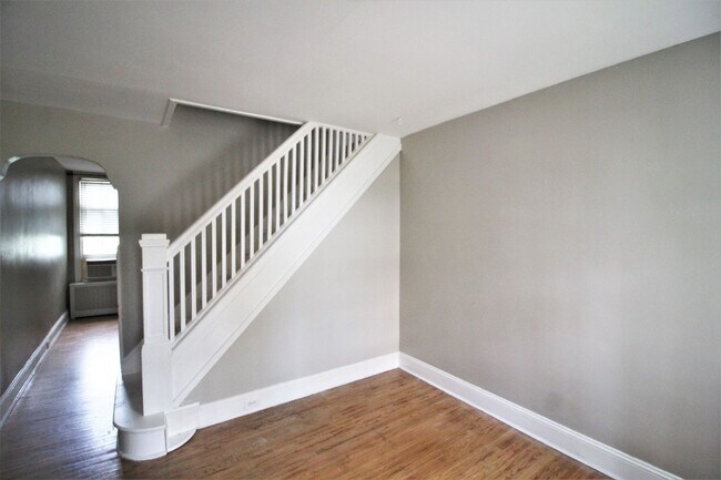 1005 W 38th St in Baltimore, MD - Building Photo - Building Photo
