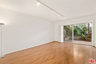 1131 Alta Loma Rd in West Hollywood, CA - Building Photo - Building Photo