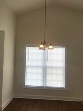 1120 Crescent Meadows Dr, Unit B in Nashville, NC - Foto de edificio - Building Photo