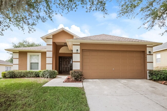 property at 2147 Sandridge Cir
