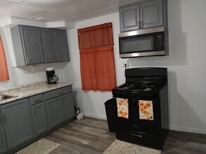 2411 Spring St in Pittsburgh, PA - Building Photo - Building Photo