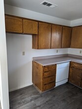 811 W Tulare Rd, Unit 3 bedrooms in Lindsay, CA - Building Photo - Building Photo