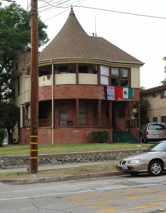 1505 Raymond Ave in Pasadena, CA - Building Photo