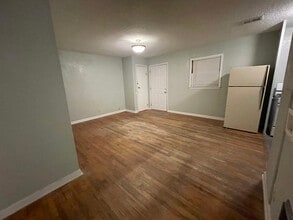 404 E Madison St in Pittsburg, KS - Foto de edificio - Building Photo