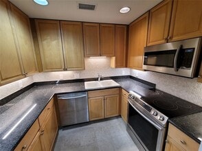 195 14th St NE, Unit 912 in Atlanta, GA - Foto de edificio - Building Photo