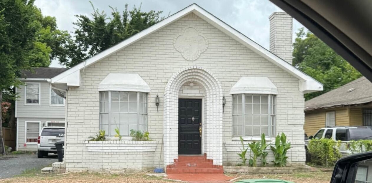 6814 Sherman St in Houston, TX - Building Photo