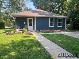 530 Bluemont Ave in Manhattan, KS - Building Photo