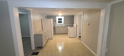 261 Sunnyside Ave in Watertown, CT - Foto de edificio - Building Photo