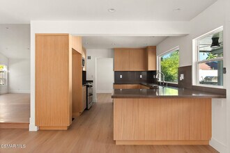 84 Sunny Vista Ave in Oak Park, CA - Building Photo - Building Photo