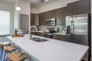 Creekside at Crabtree in Raleigh, NC - Building Photo