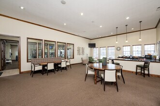 Burkart Crossing Apartments in Seymour, IN - Foto de edificio - Interior Photo