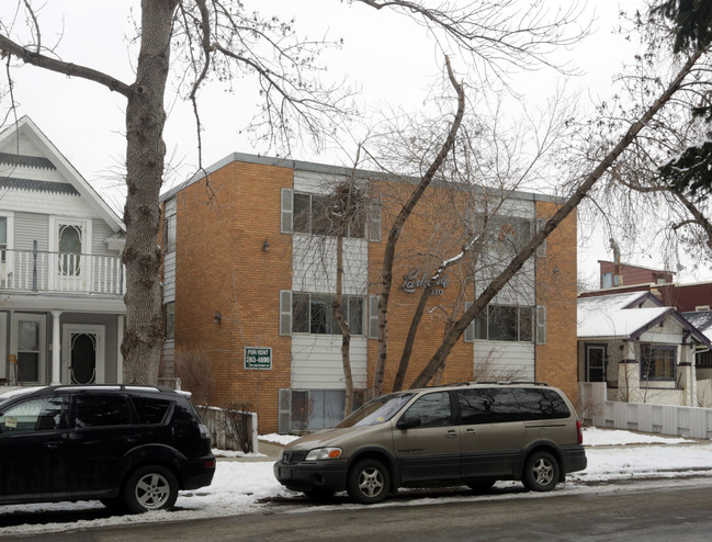 Larkdale in Calgary, AB - Building Photo - Building Photo