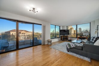 2020 N Lincoln Park W, Unit 3G in Chicago, IL - Building Photo - Building Photo