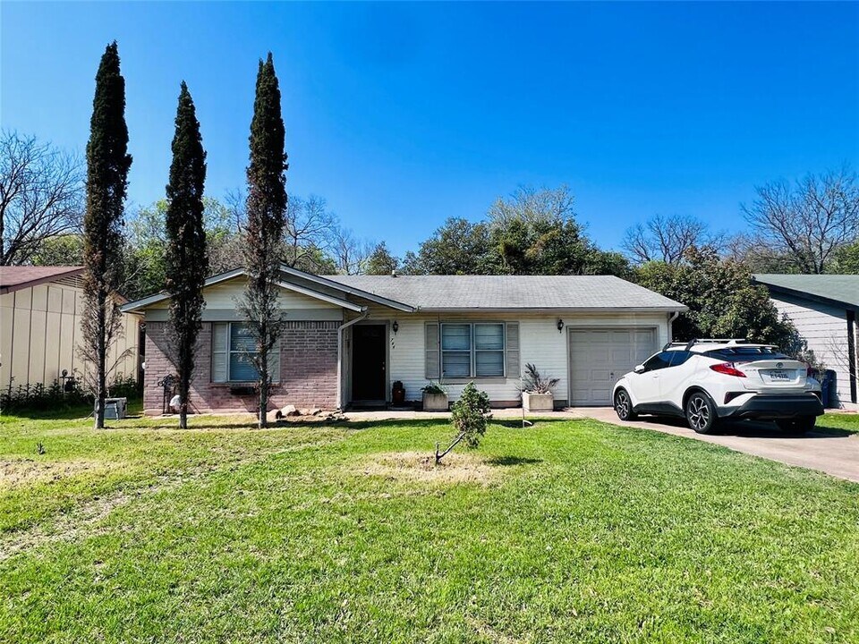 744 Wales Way in Austin, TX - Building Photo