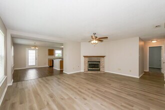 2282 Shadowbrook Dr in Plainfield, IN - Foto de edificio - Building Photo