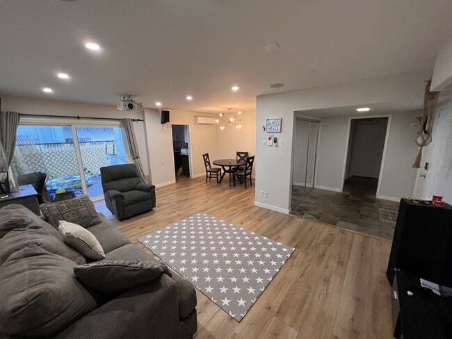 5651 Sumner Way, Unit 115 in Culver City, CA - Foto de edificio - Building Photo