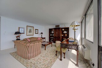 1240 N Lake Shore Dr, Unit 28A in Chicago, IL - Building Photo - Building Photo