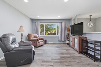 830 Russell Ave in Winthrop Harbor, IL - Building Photo - Building Photo