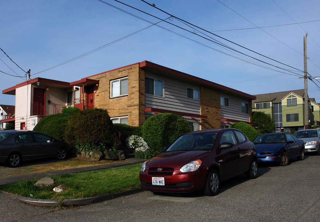 Linden West Pads in Seattle, WA - Building Photo