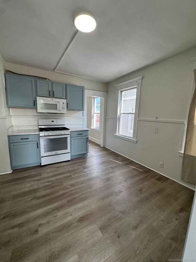 133 Ash St in Bridgeport, CT - Building Photo - Building Photo