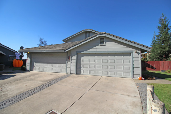 Lakeshore Gardens in Lodi, CA - Foto de edificio - Building Photo